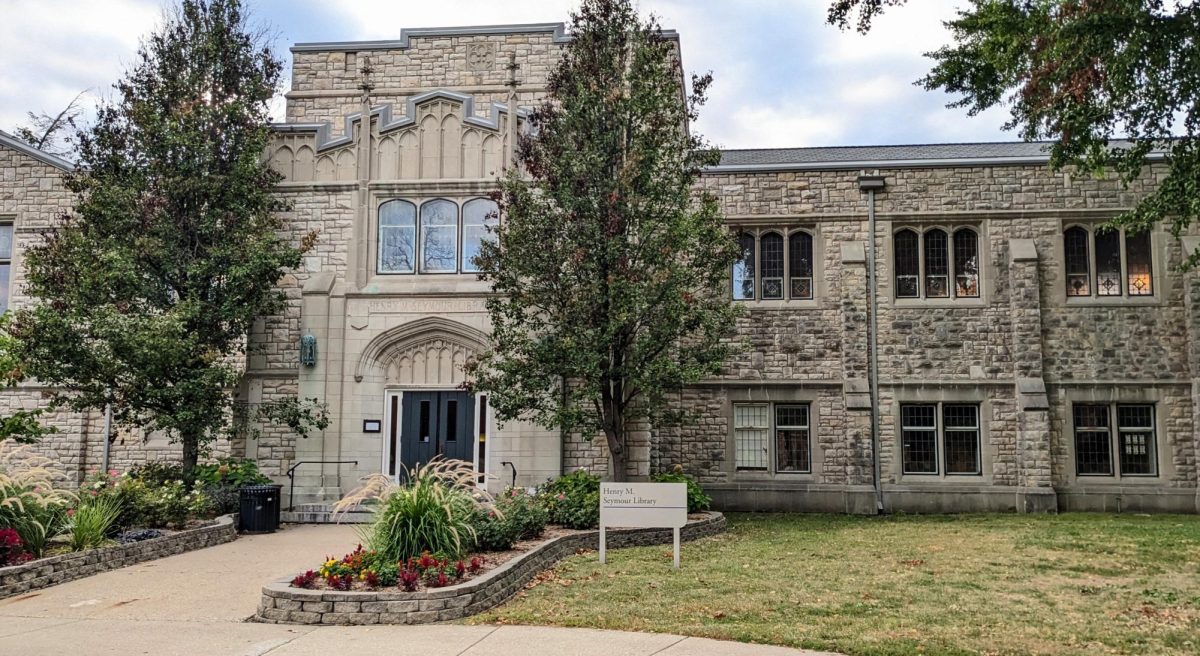 Current appearance for Seymour Library entrance